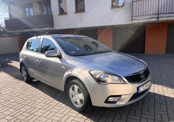 Kia Ceed cena 14000 przebieg: 274000, rok produkcji 2010 z Rypin małe 29